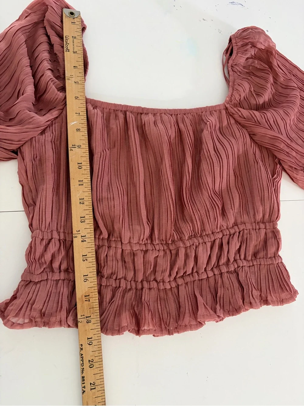 ASTR The Label Pink Pleated Smocked Balloon Sleeve Crop Peasant Top Size Medium